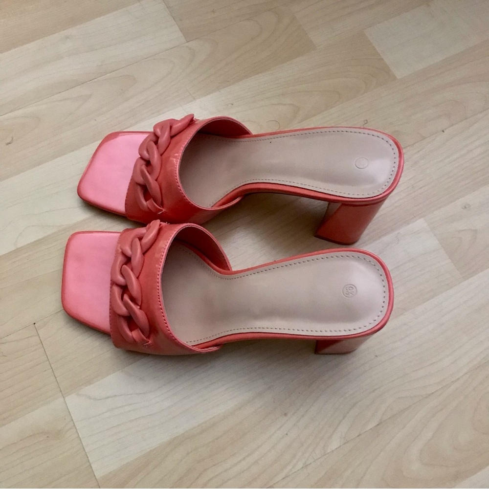 Chunky heel sandals. Size 9.5M